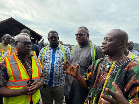 Read more about the article Western Regional Minister Orders Evacuation Following Fishing Harbour Fire