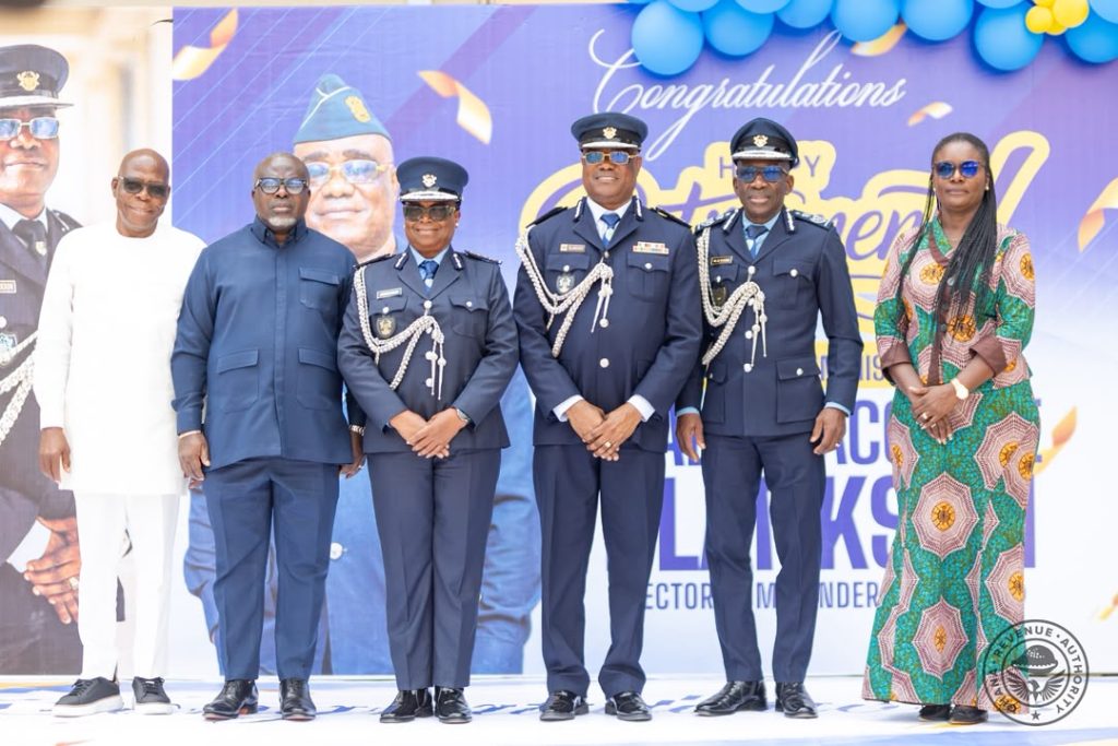 Read more about the article CUSTOMS CELEBRATES AC WALTER BLANKSON AT PULL-OUT CEREMONY